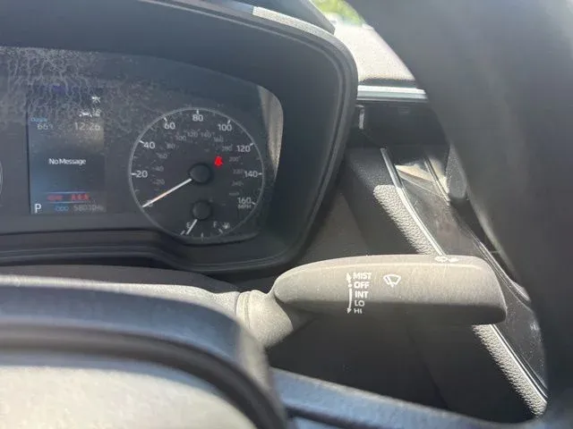 2024 Toyota Corolla LE thumbnail 33