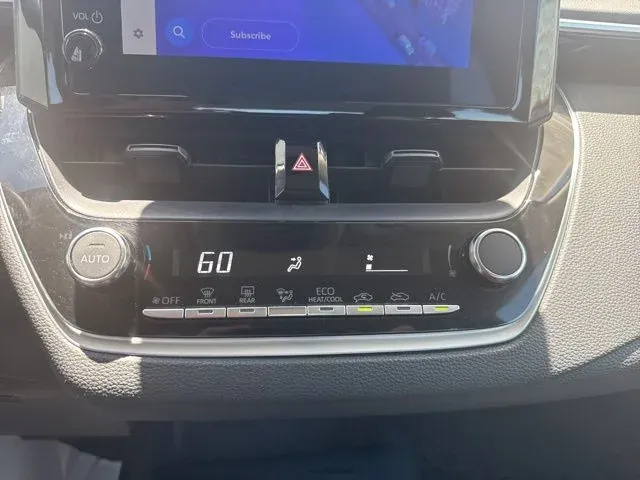 2024 Toyota Corolla LE thumbnail 36