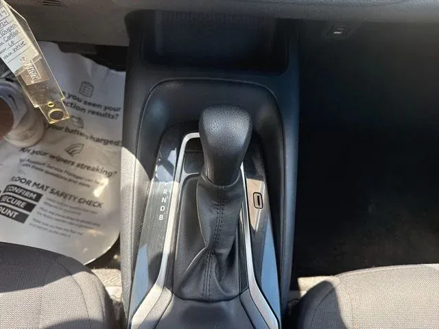 2024 Toyota Corolla LE thumbnail 38