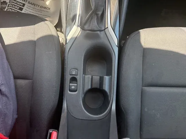 2024 Toyota Corolla LE thumbnail 39