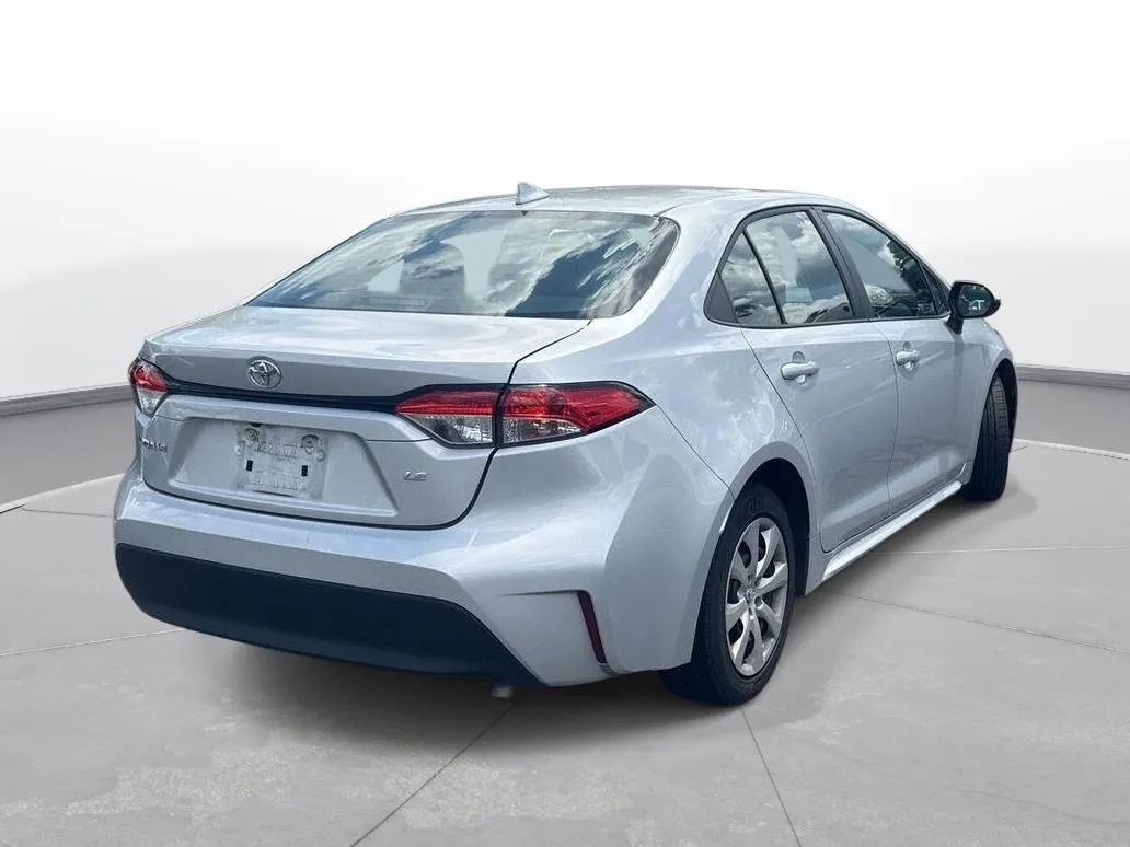 2024 Toyota Corolla LE thumbnail 6