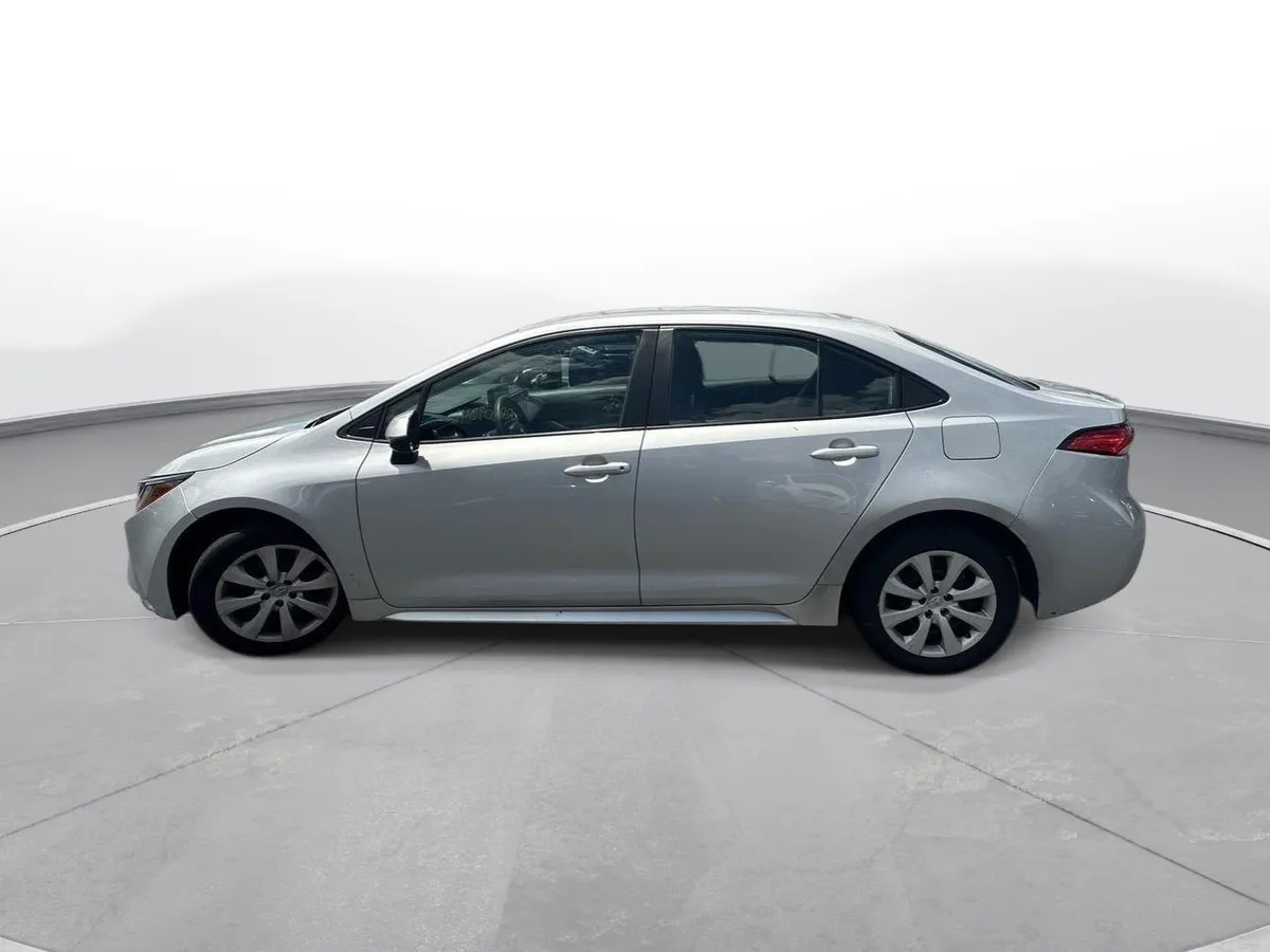 2024 Toyota Corolla LE thumbnail 9