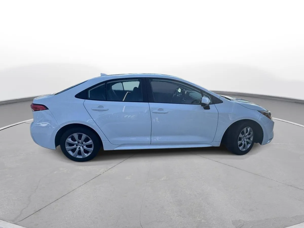 2024 Toyota Corolla LE thumbnail 5