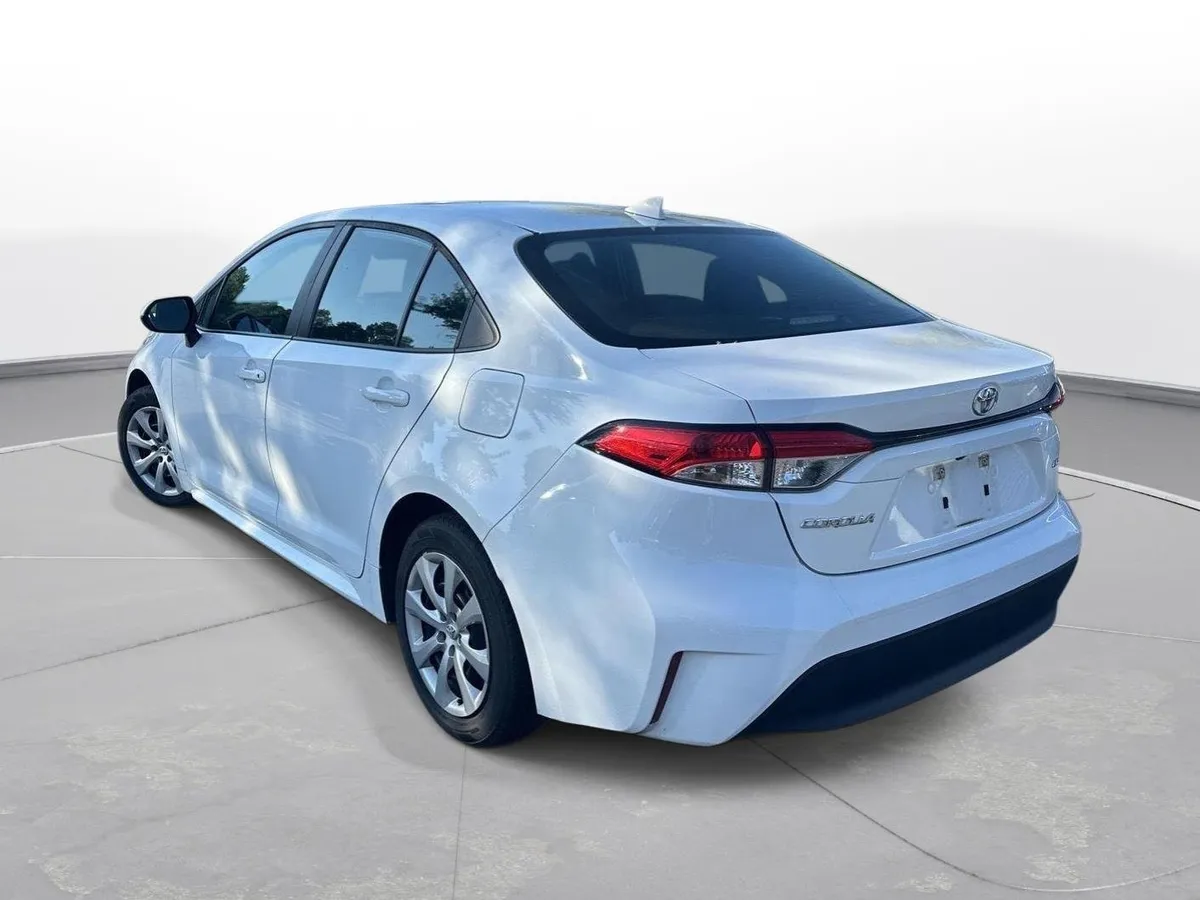 2024 Toyota Corolla LE thumbnail 8