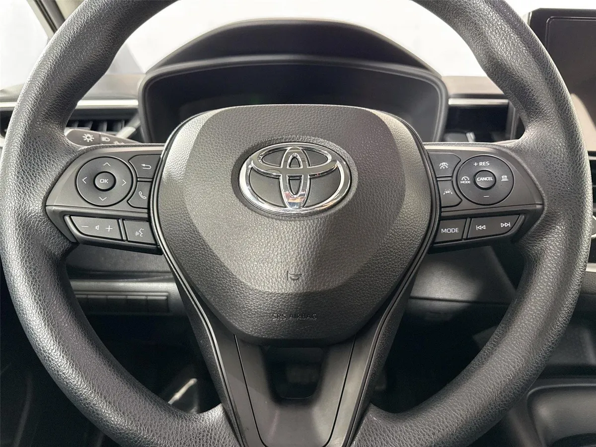 2024 Toyota Corolla LE thumbnail 16