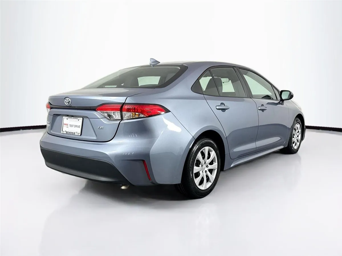2024 Toyota Corolla LE thumbnail 2