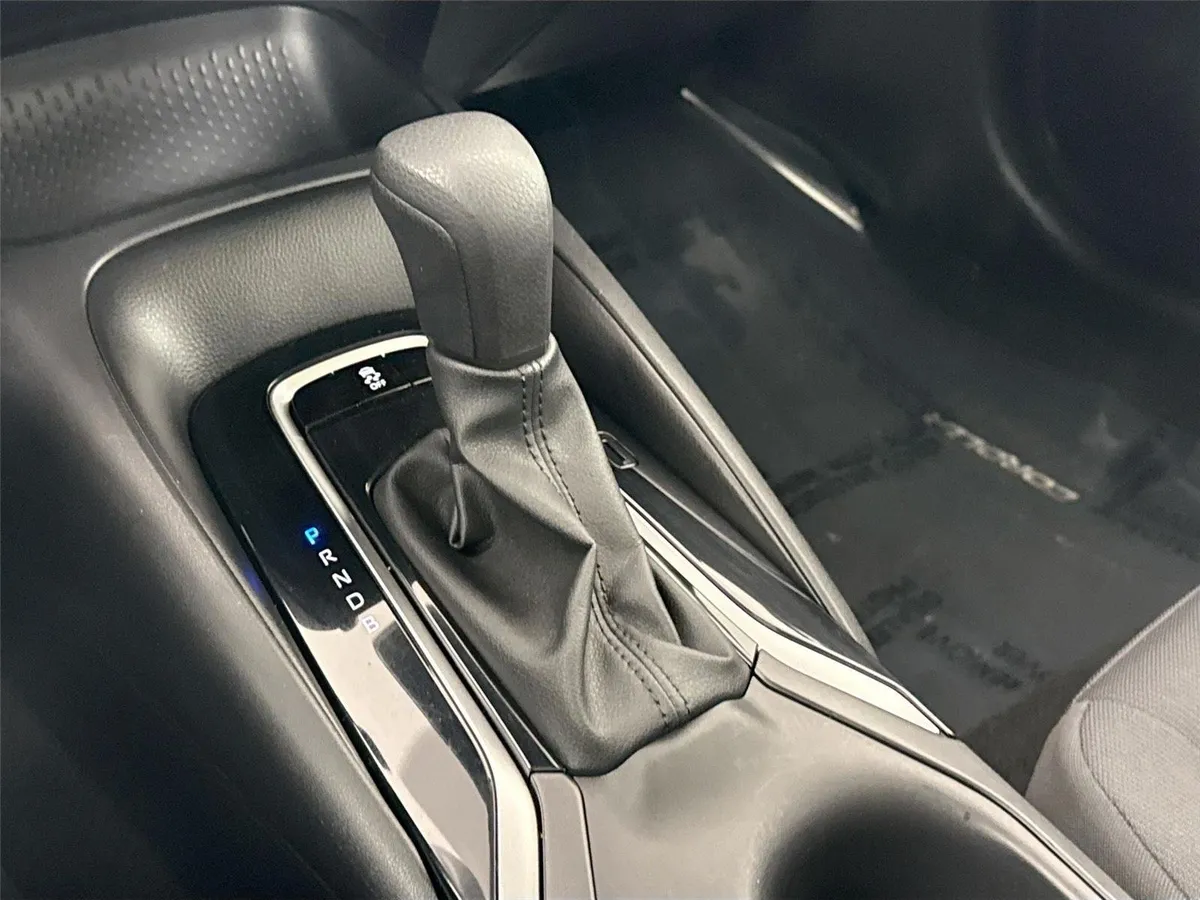 2024 Toyota Corolla LE thumbnail 24