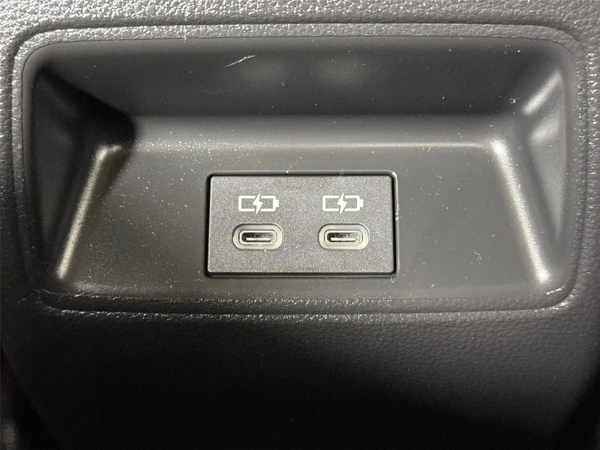 2024 Toyota Corolla LE thumbnail 33