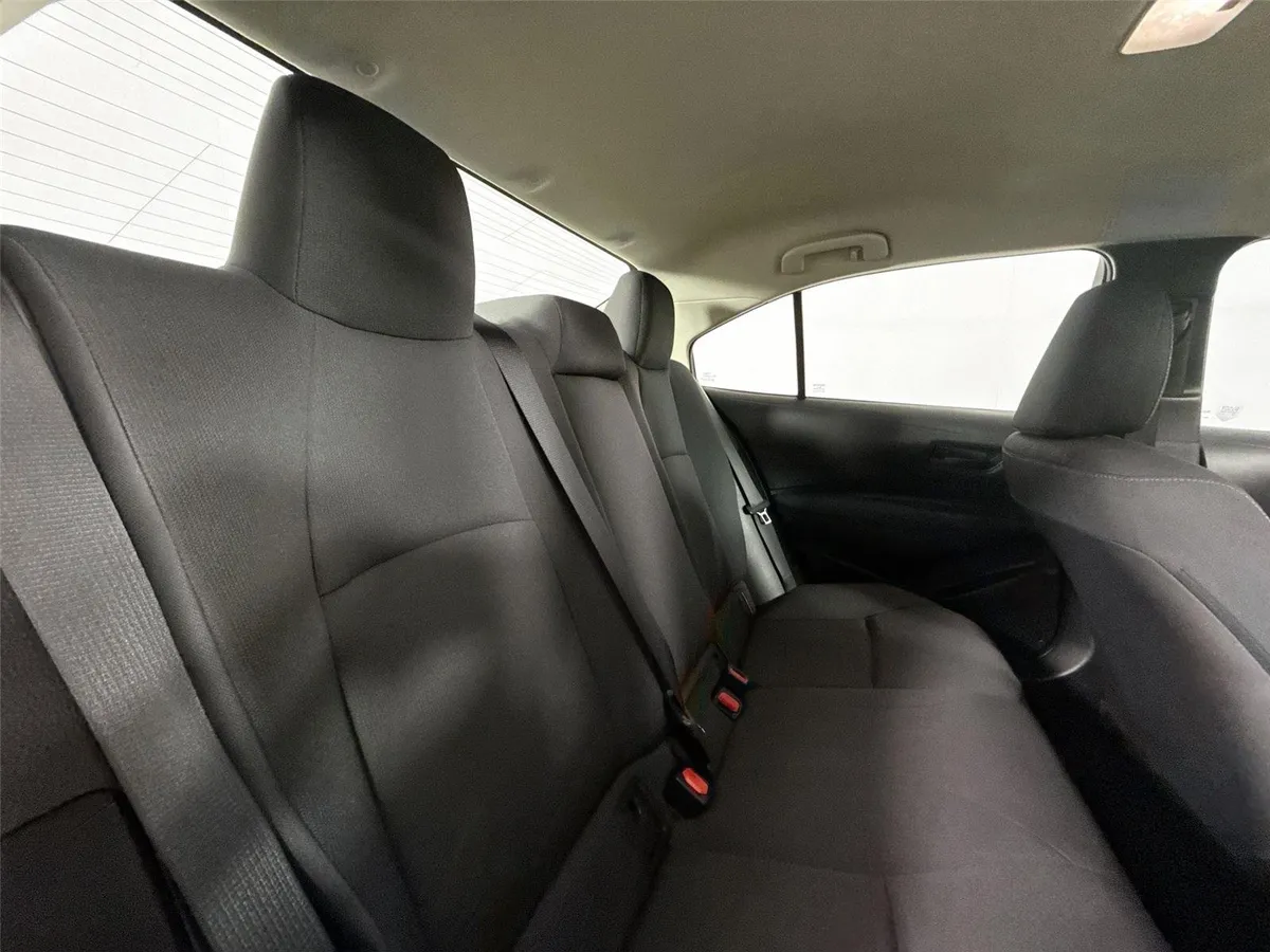 2024 Toyota Corolla LE thumbnail 37