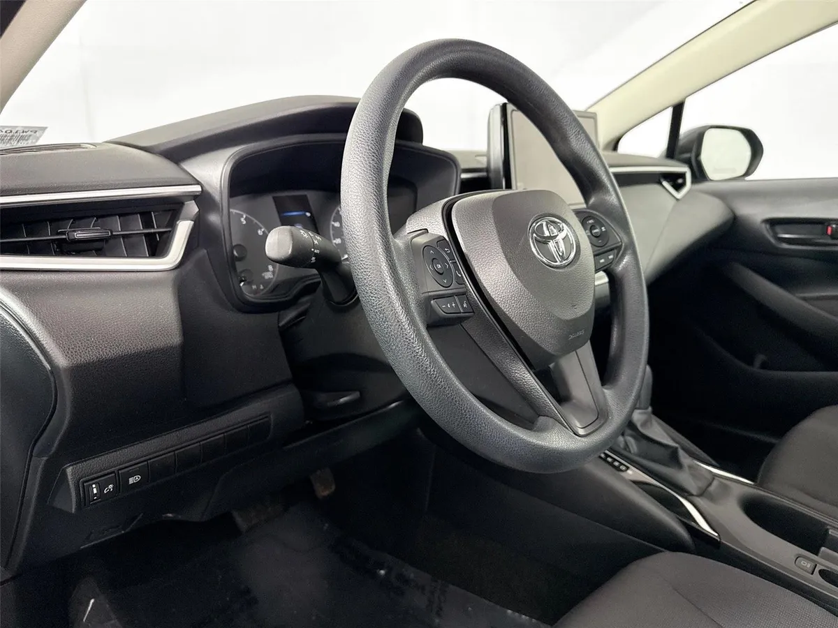 2024 Toyota Corolla LE thumbnail 4