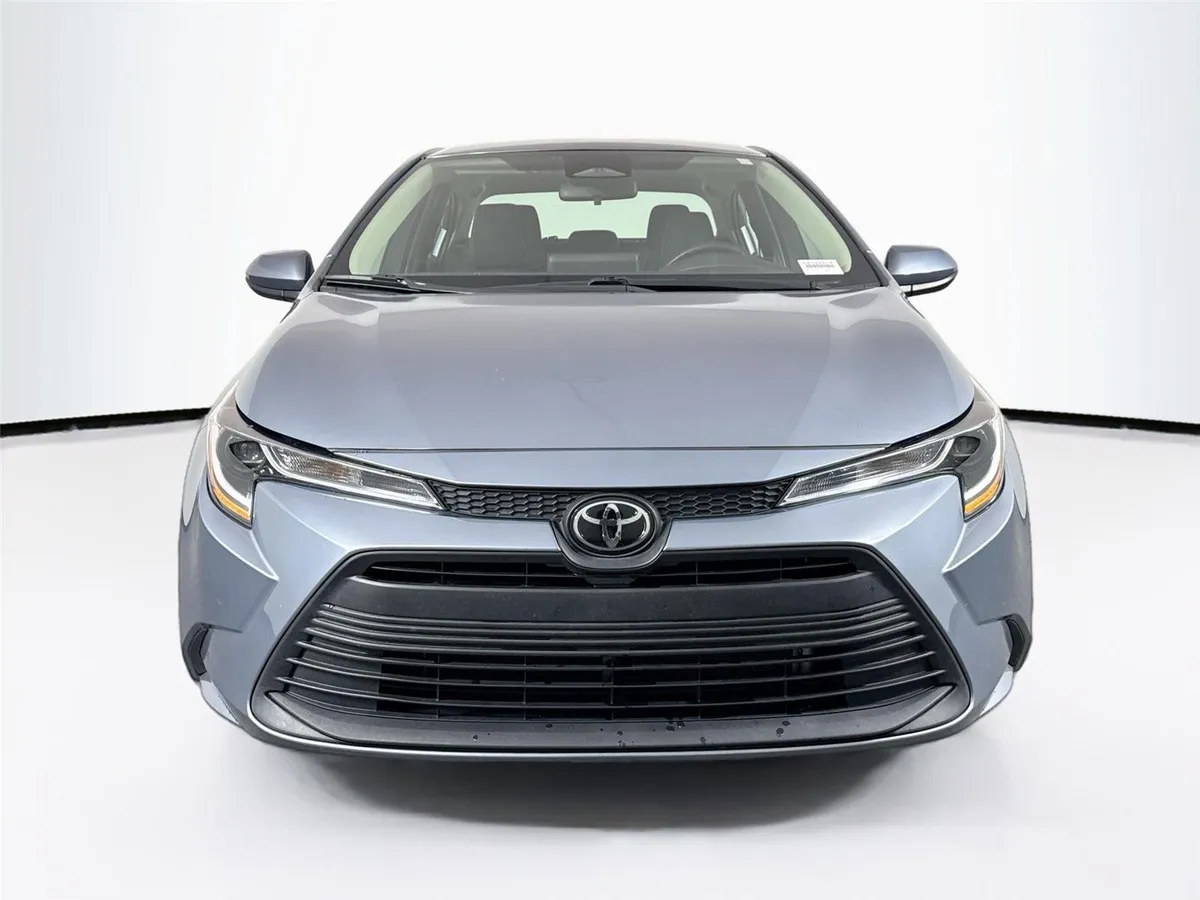 2024 Toyota Corolla LE thumbnail 8