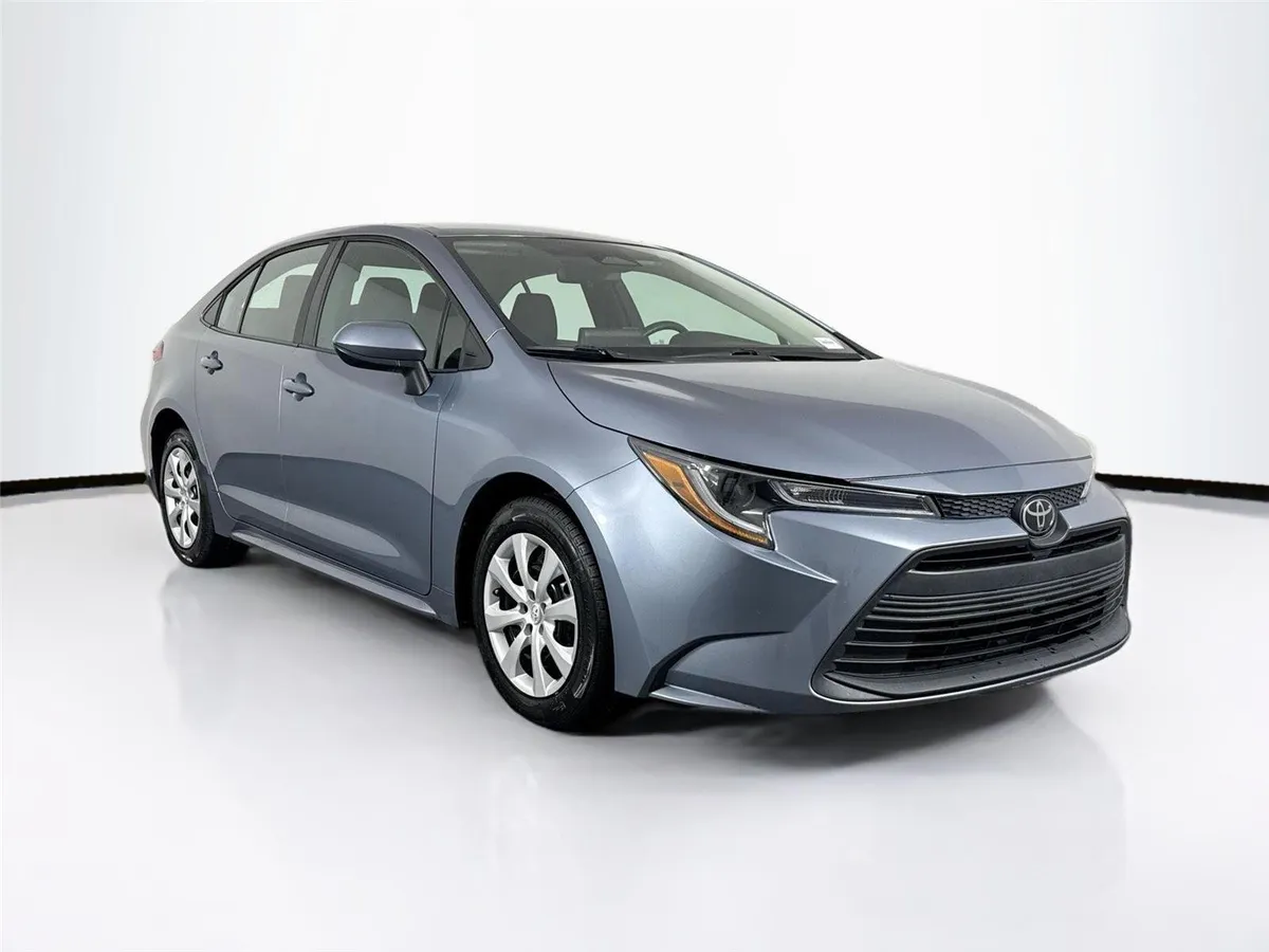 2024 Toyota Corolla LE thumbnail 9