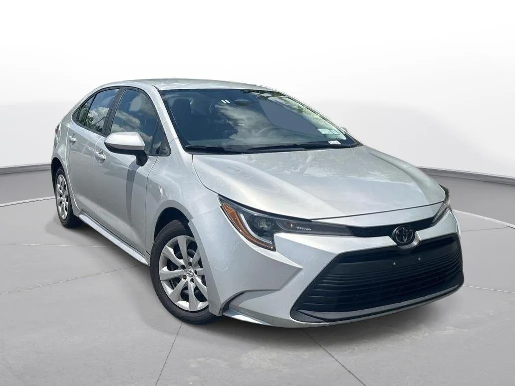 2024 Toyota Corolla LE thumbnail 4