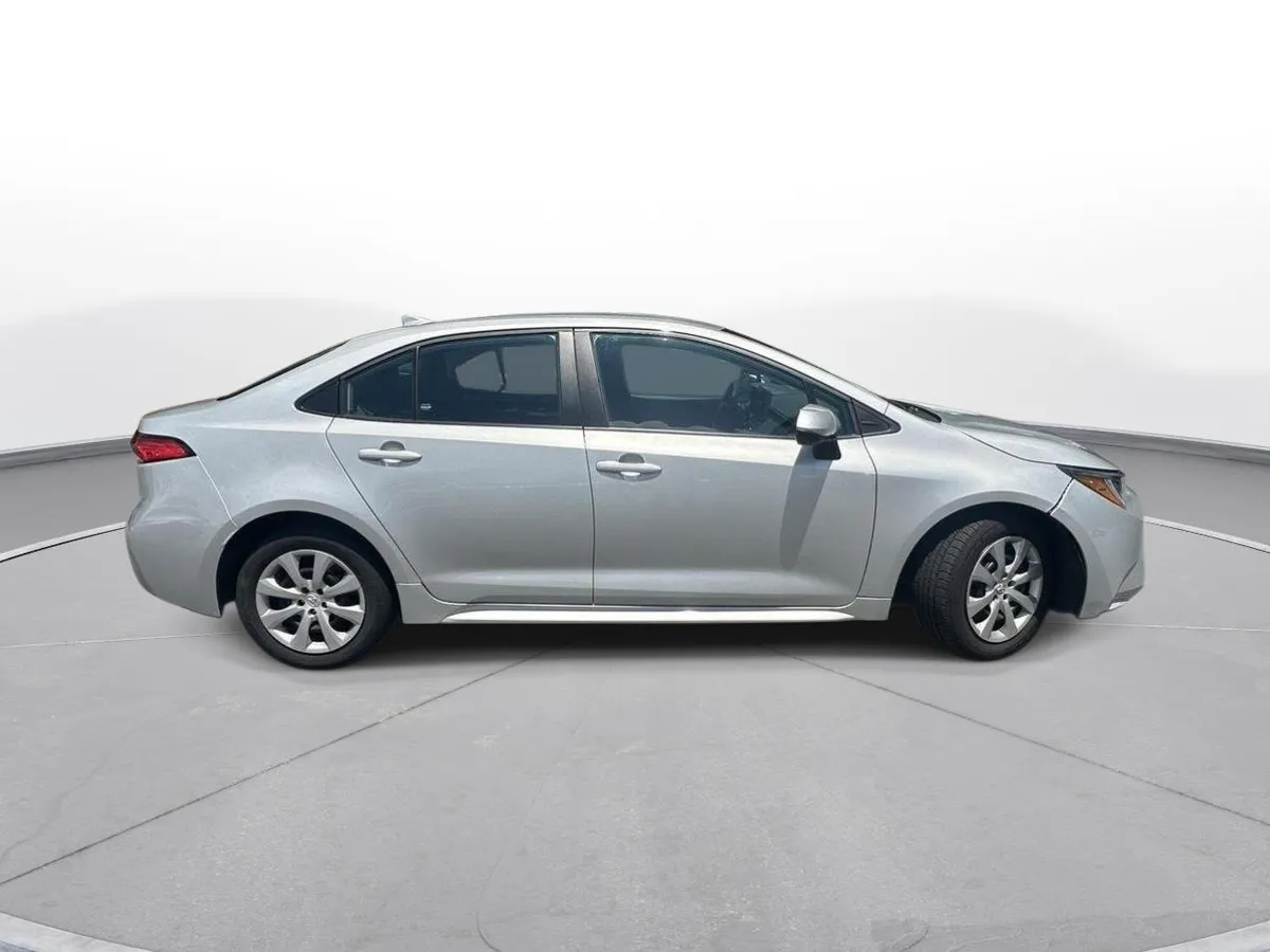 2024 Toyota Corolla LE thumbnail 5