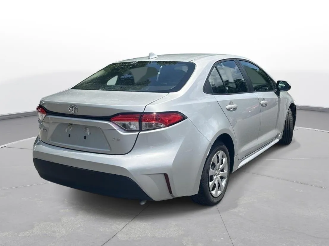 2024 Toyota Corolla LE thumbnail 6