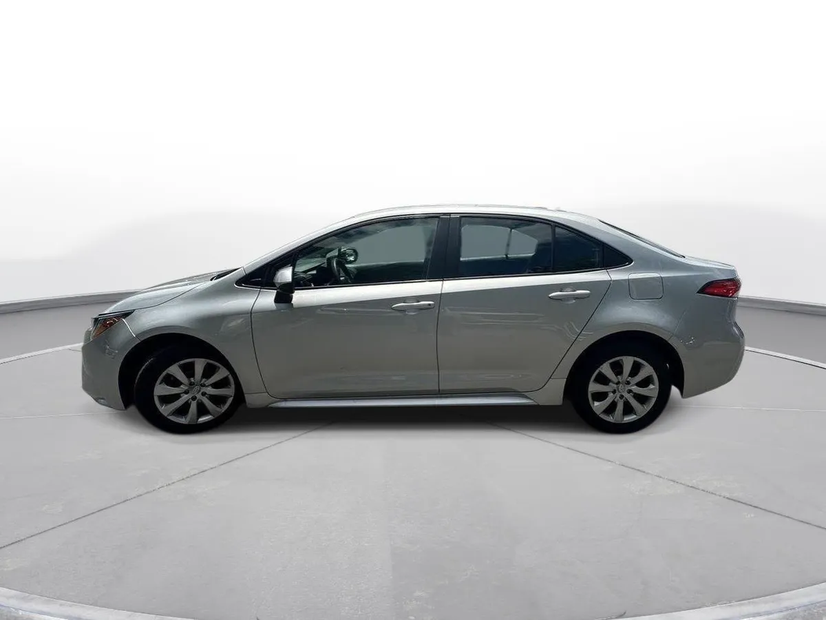 2024 Toyota Corolla LE thumbnail 9