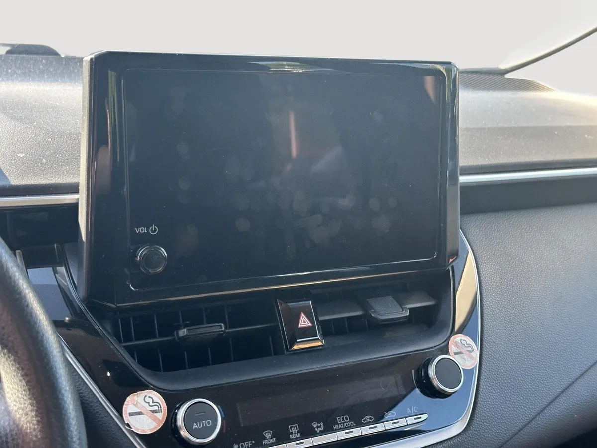 2024 Toyota Corolla LE thumbnail 11