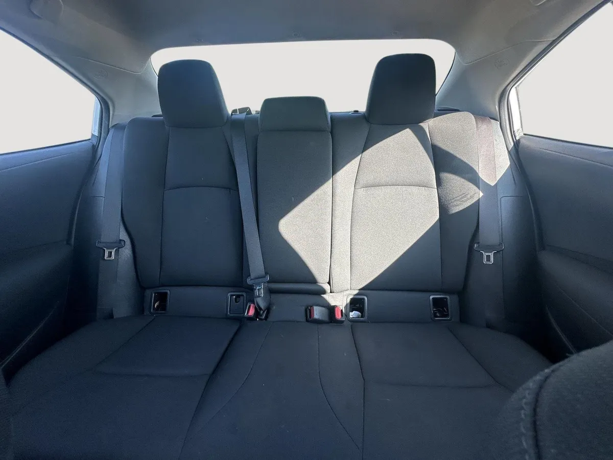 2024 Toyota Corolla LE thumbnail 12