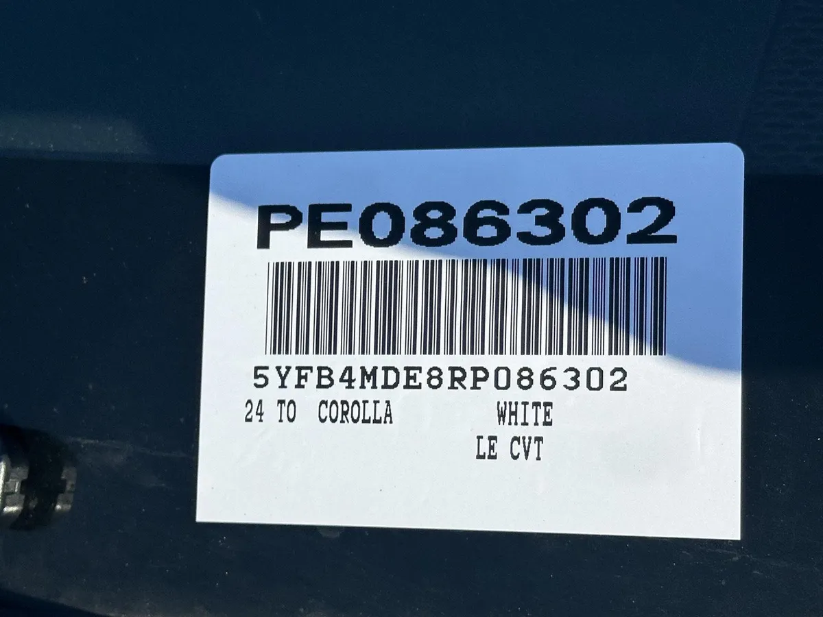 2024 Toyota Corolla LE thumbnail 14