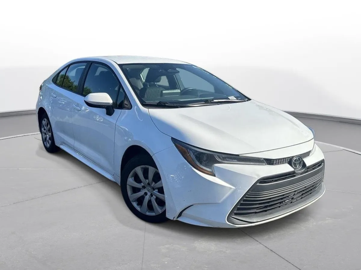 2024 Toyota Corolla LE thumbnail 4