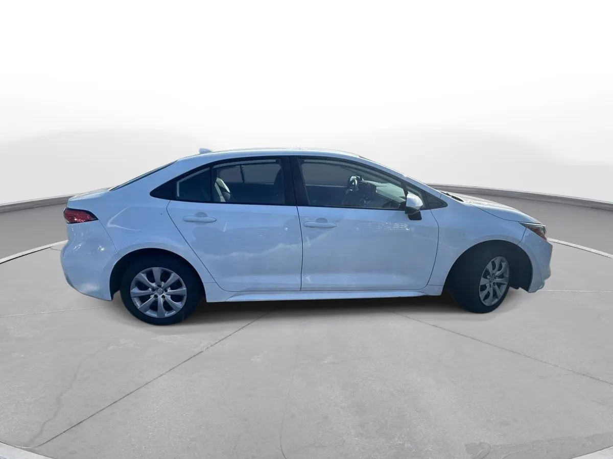 2024 Toyota Corolla LE thumbnail 5