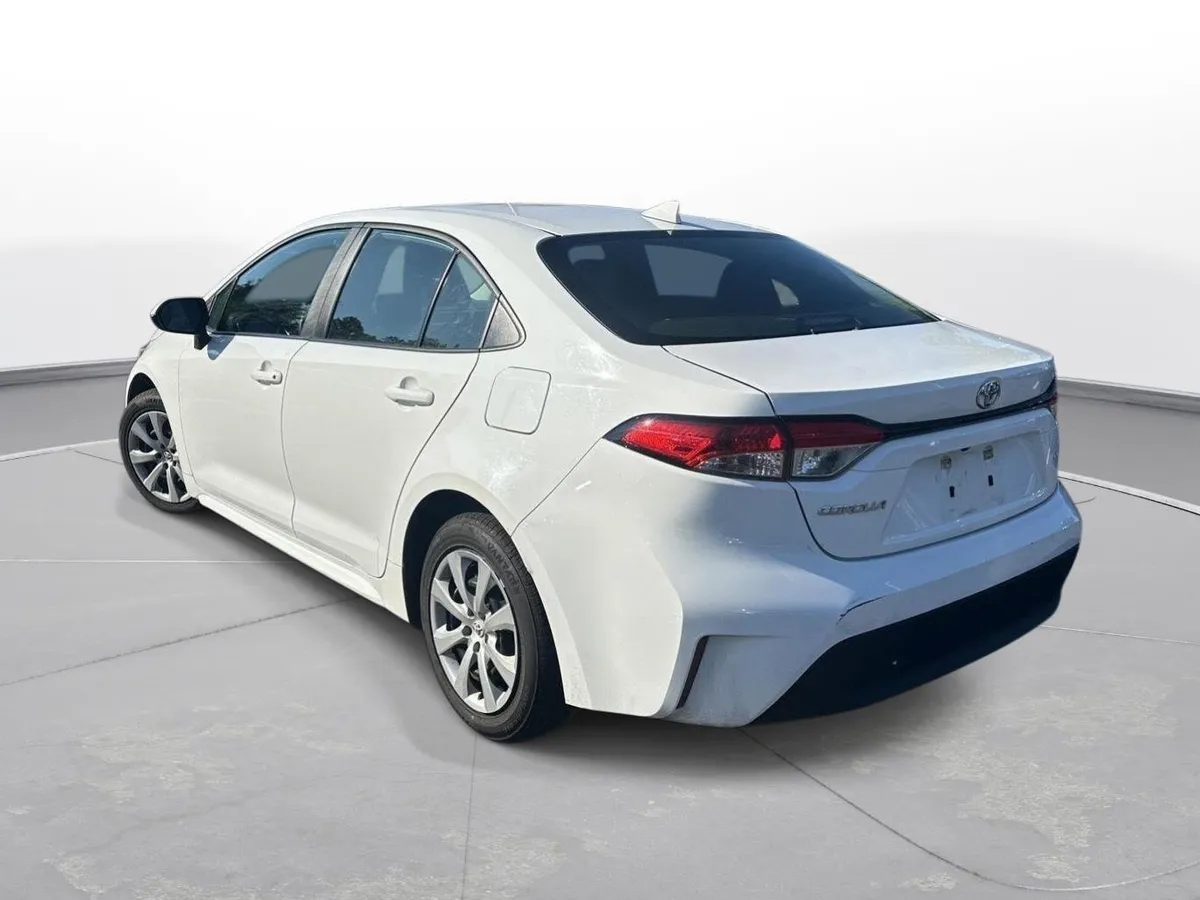 2024 Toyota Corolla LE thumbnail 8