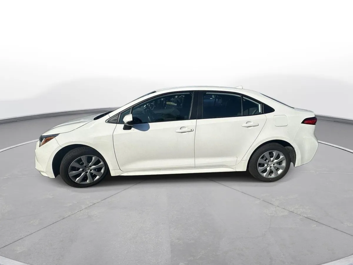 2024 Toyota Corolla LE thumbnail 9