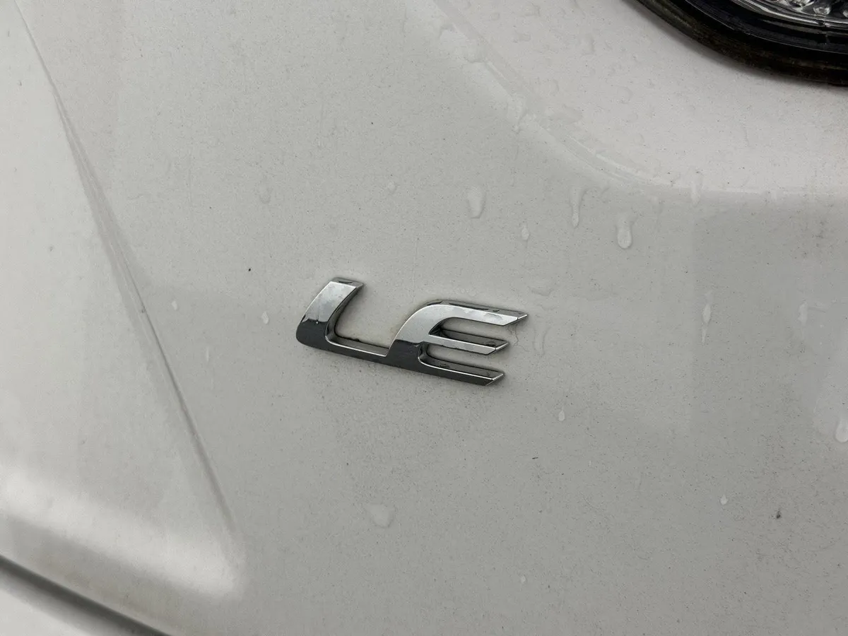 2024 Toyota Corolla LE thumbnail 10