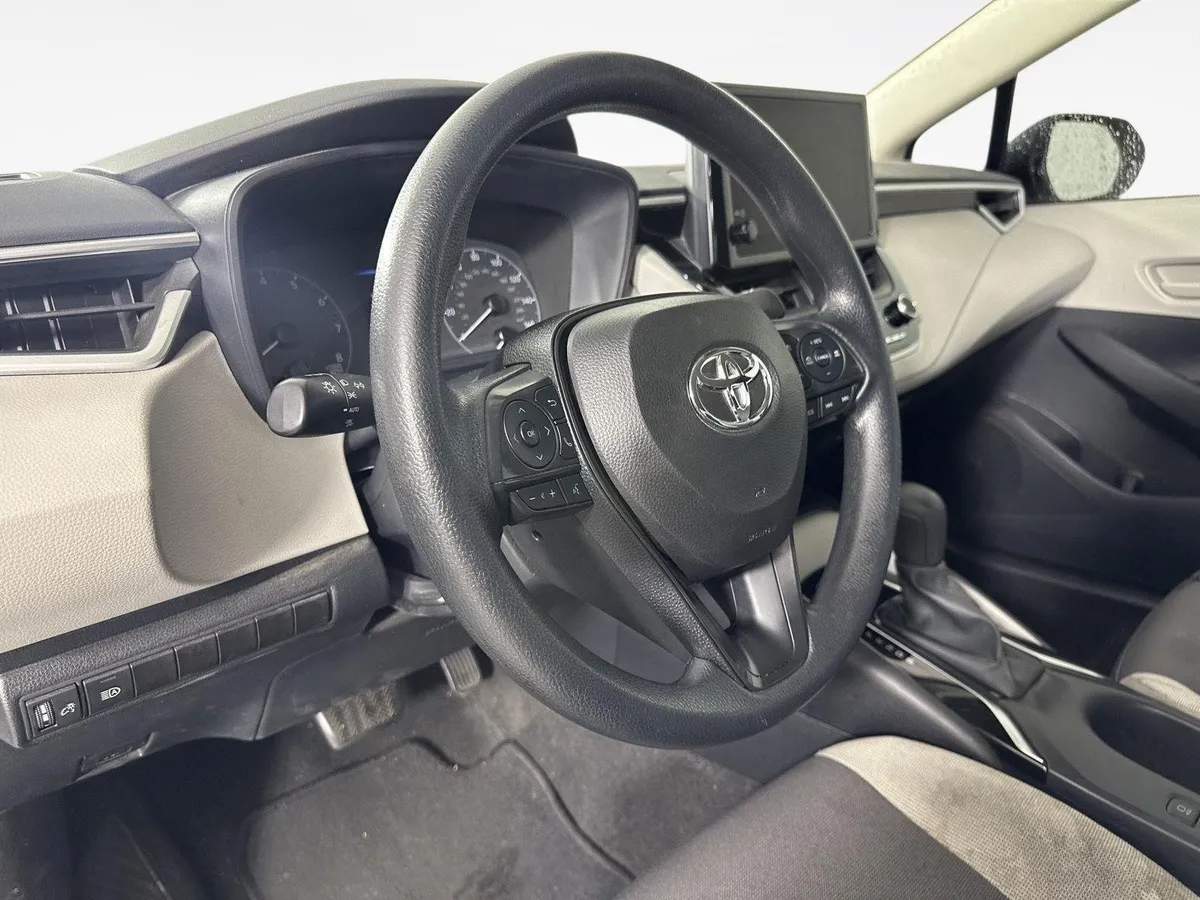 2024 Toyota Corolla LE thumbnail 11