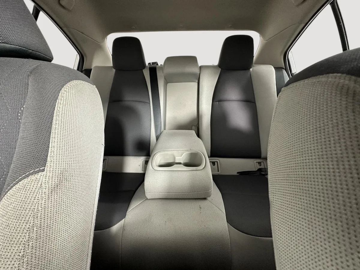 2024 Toyota Corolla LE thumbnail 13