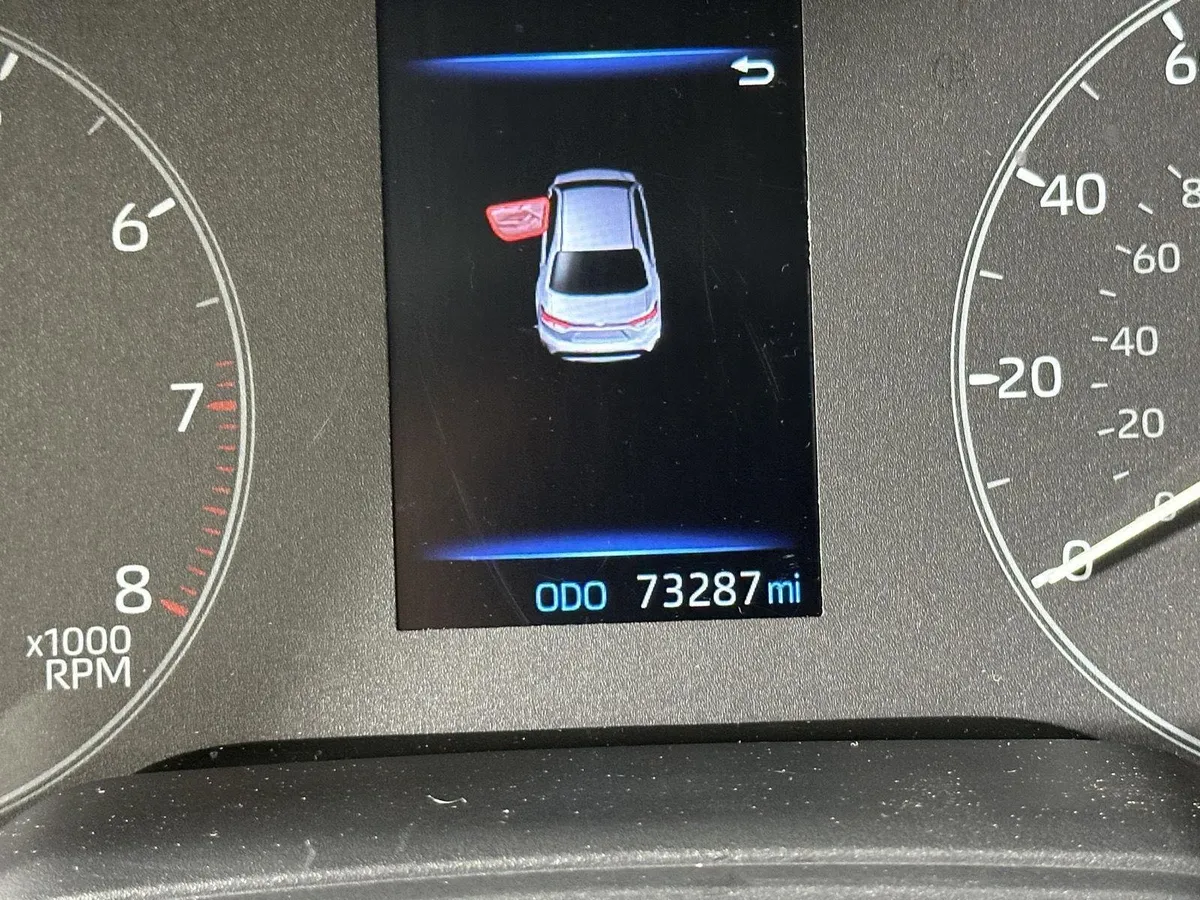2024 Toyota Corolla LE thumbnail 14