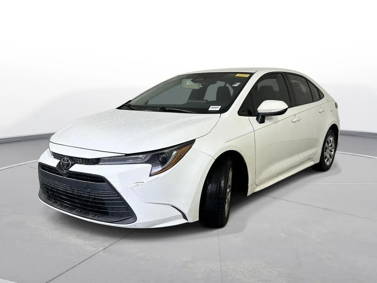 2024 Toyota Corolla LE thumbnail 2