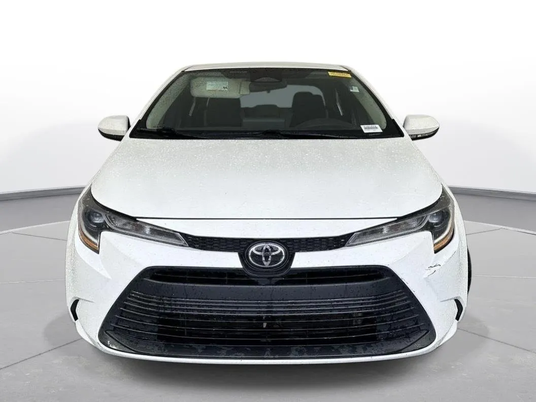 2024 Toyota Corolla LE thumbnail 3