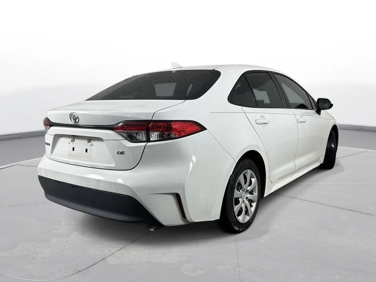 2024 Toyota Corolla LE thumbnail 6