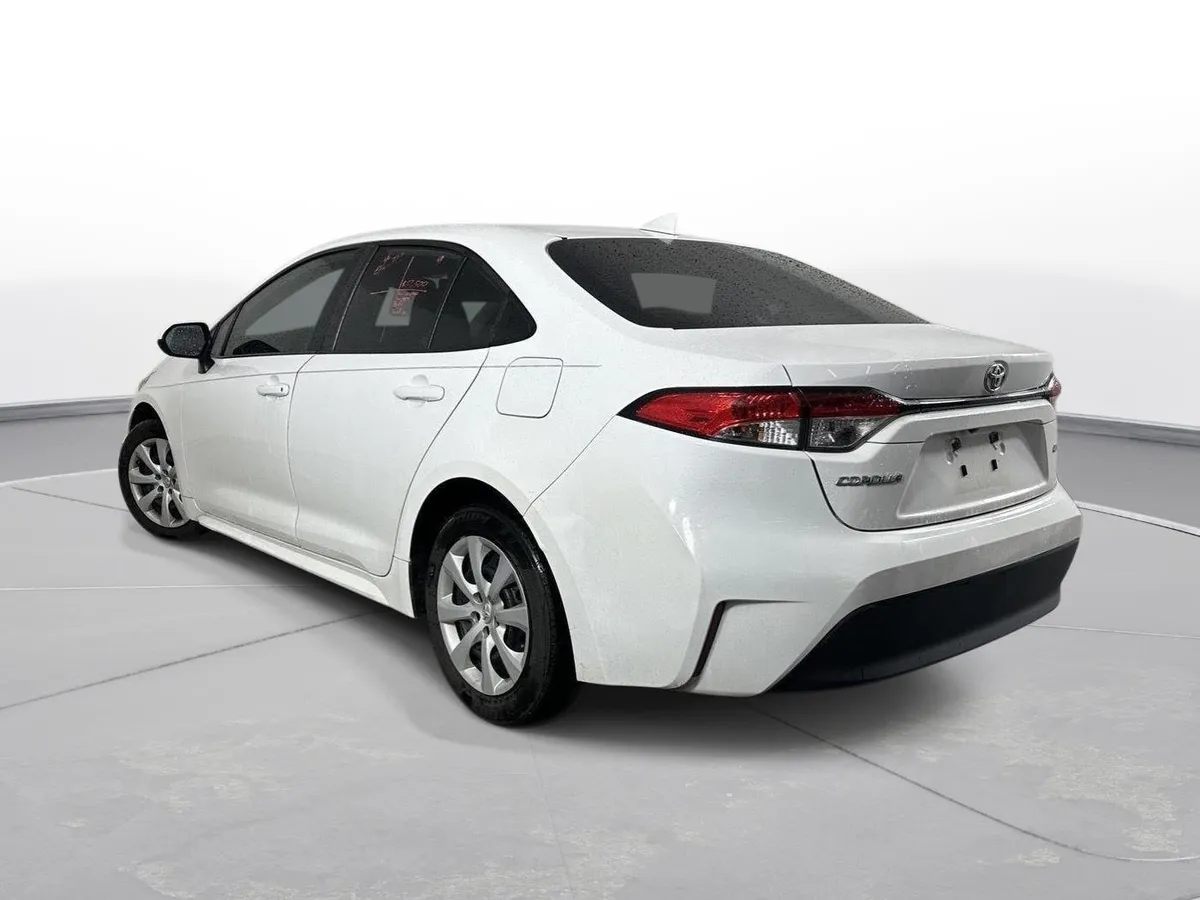 2024 Toyota Corolla LE thumbnail 8