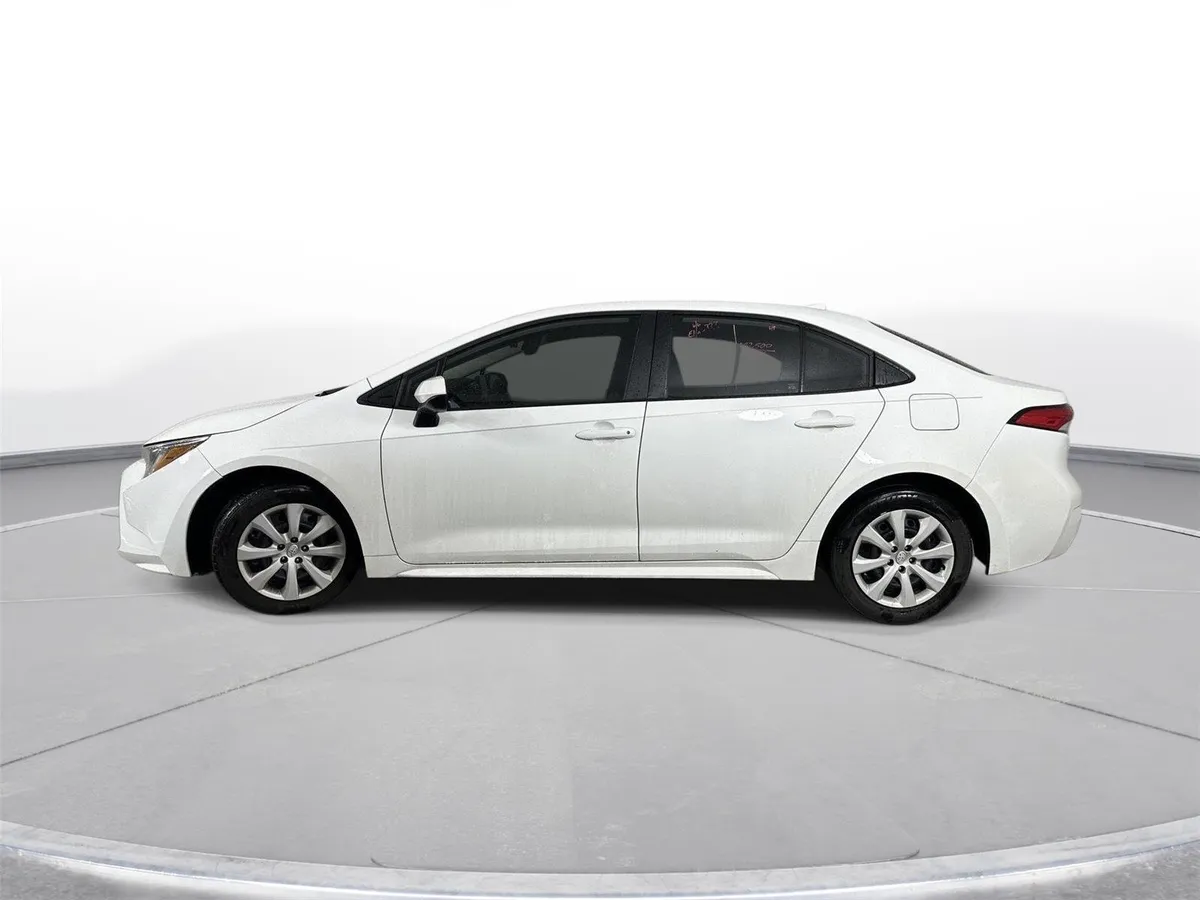 2024 Toyota Corolla LE thumbnail 9