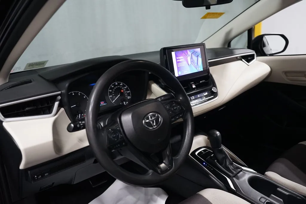 2024 Toyota Corolla LE thumbnail 16