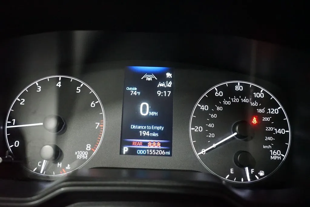2024 Toyota Corolla LE thumbnail 18