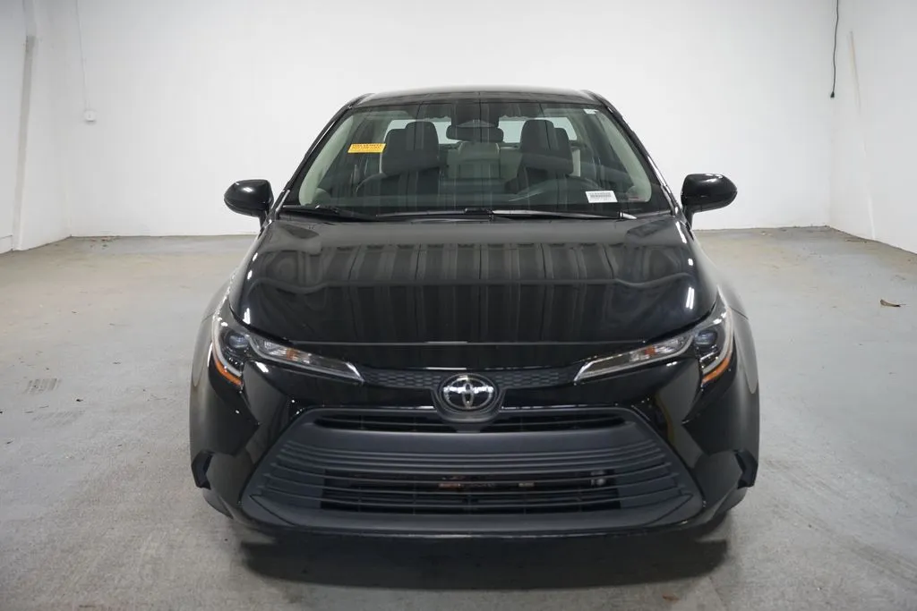 2024 Toyota Corolla LE thumbnail 2