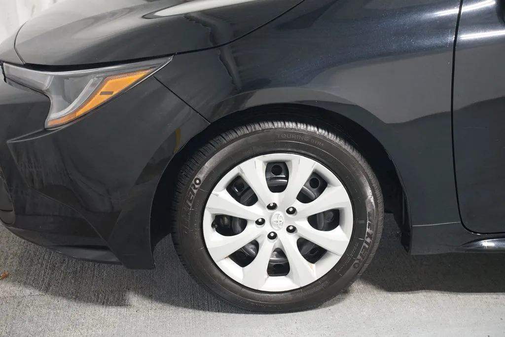 2024 Toyota Corolla LE thumbnail 5