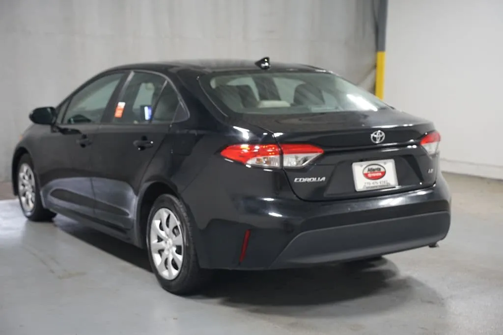 2024 Toyota Corolla LE thumbnail 6