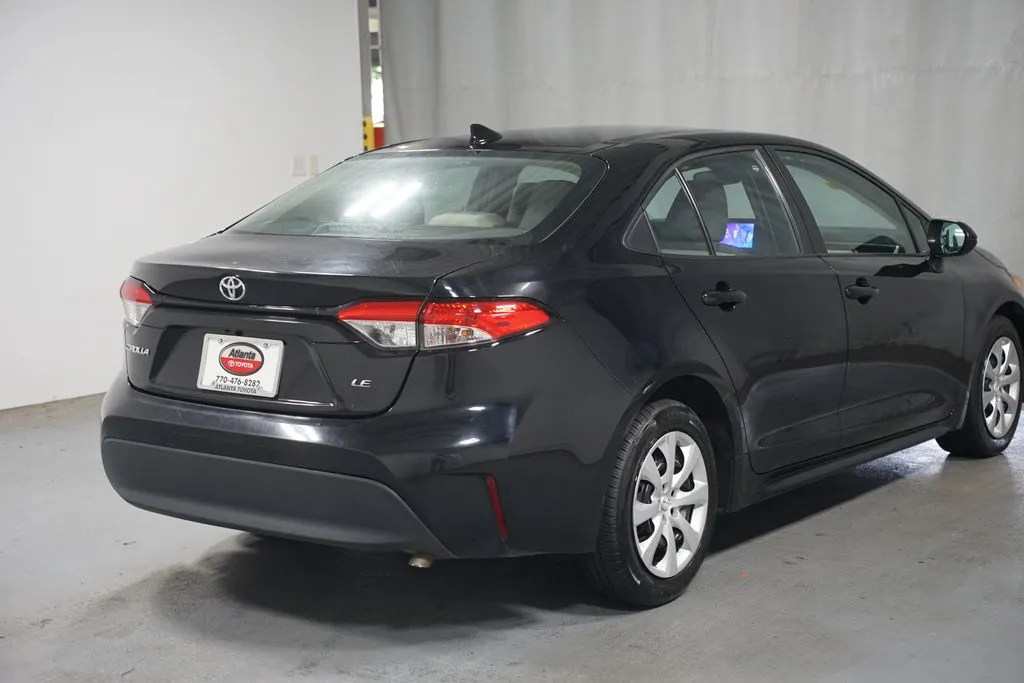 2024 Toyota Corolla LE thumbnail 9