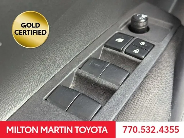 2024 Toyota Corolla LE thumbnail 21