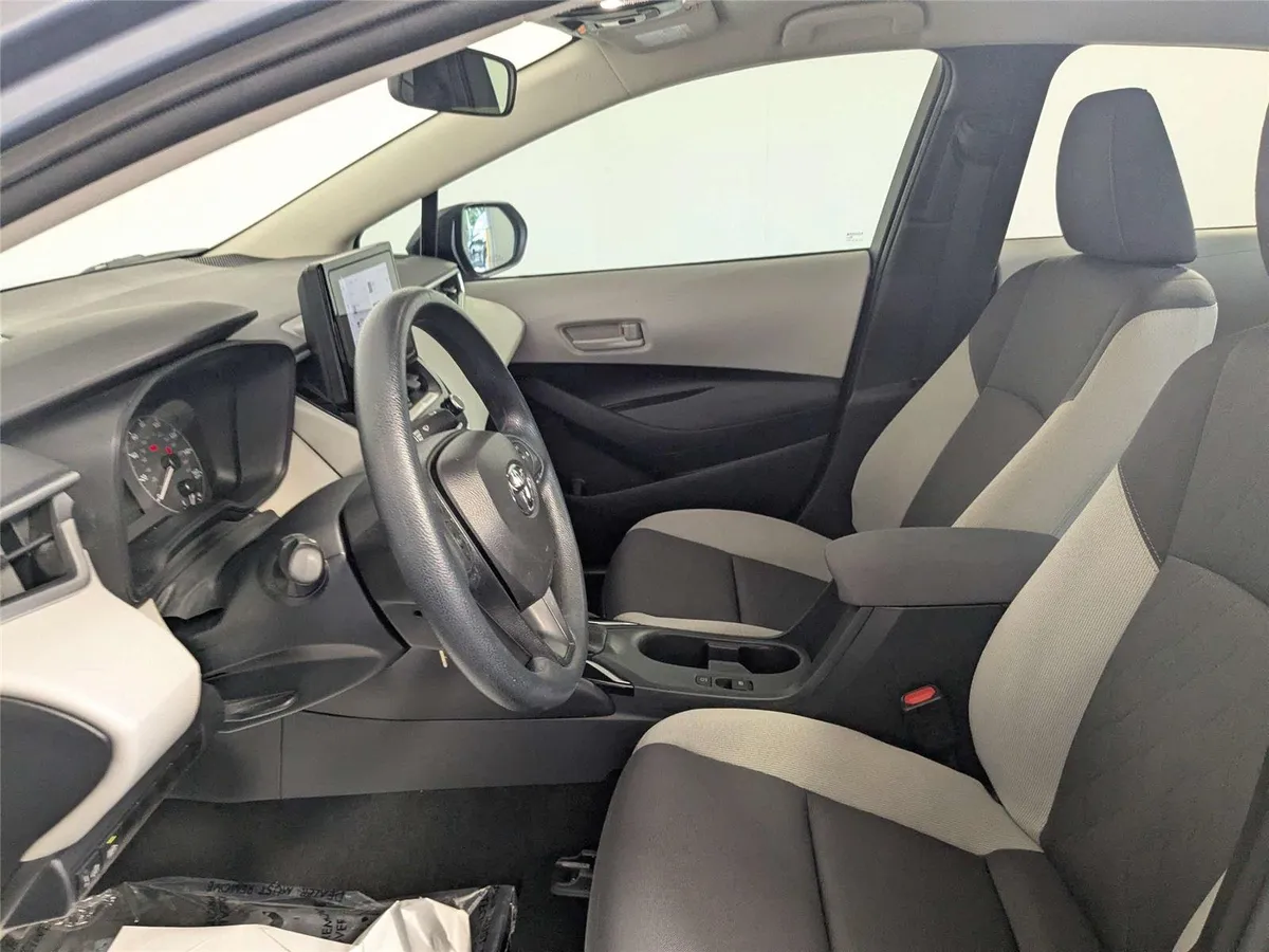 2024 Toyota Corolla LE thumbnail 10