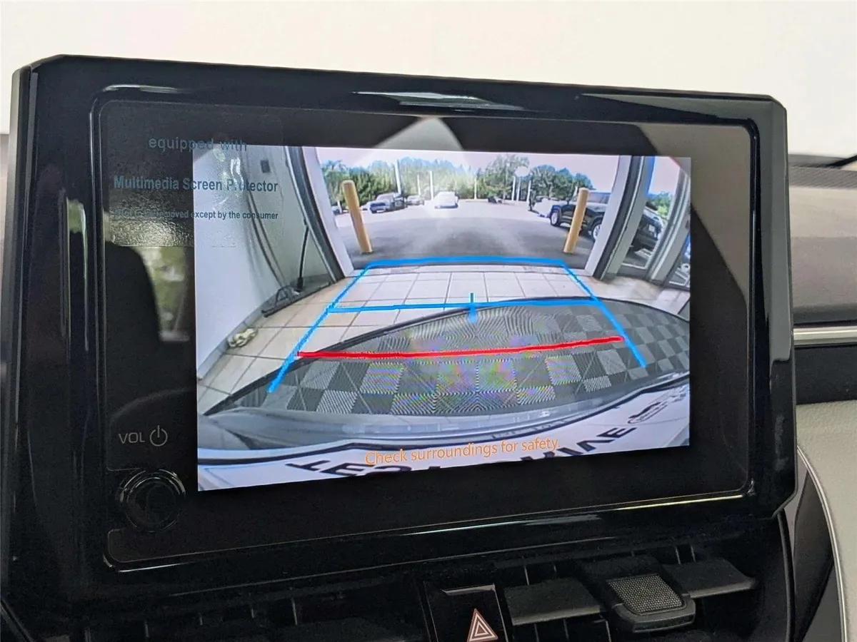 2024 Toyota Corolla LE thumbnail 21
