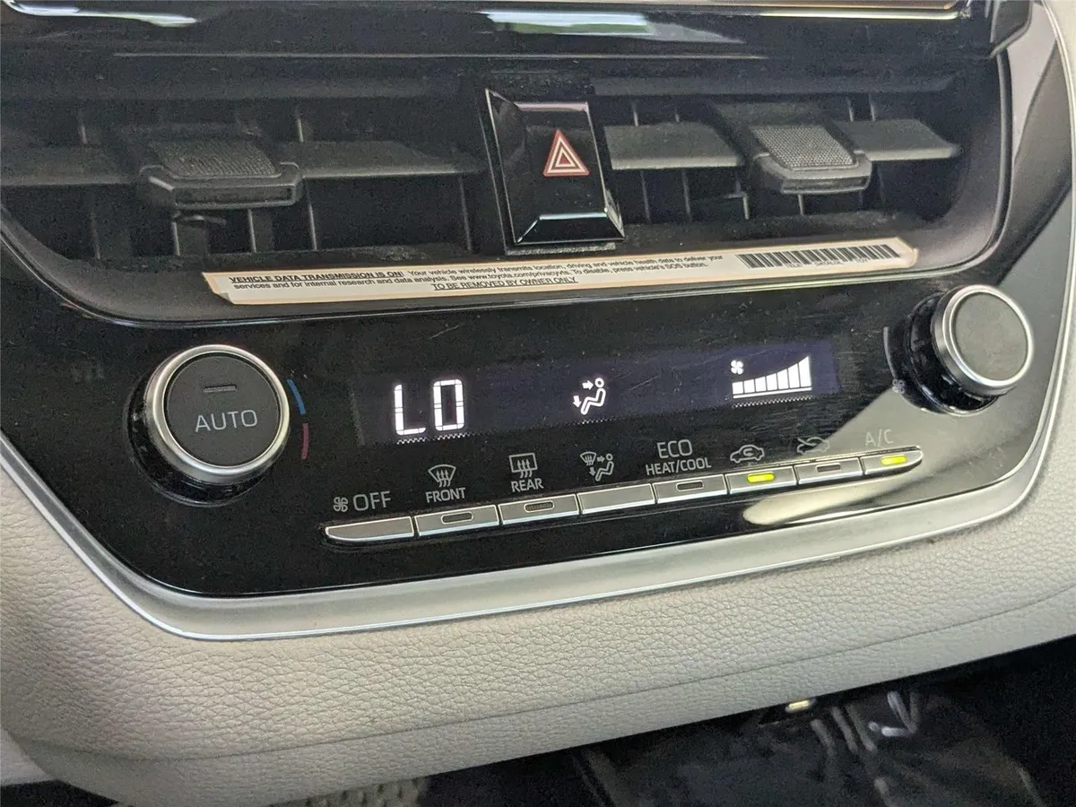 2024 Toyota Corolla LE thumbnail 22