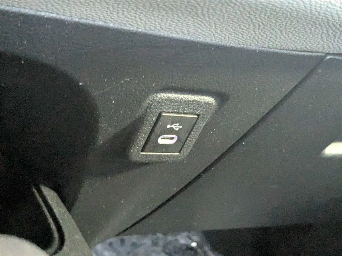 2024 Toyota Corolla LE thumbnail 23