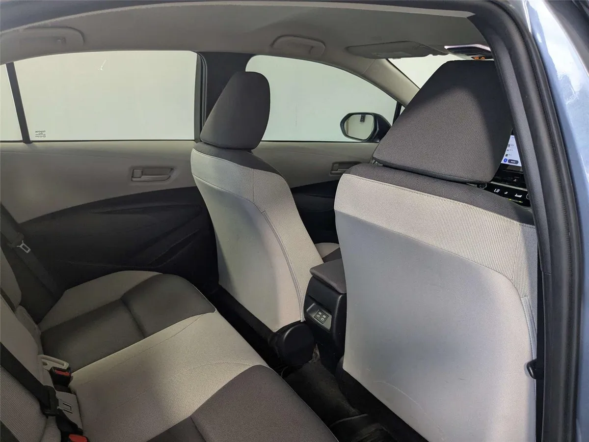 2024 Toyota Corolla LE thumbnail 29