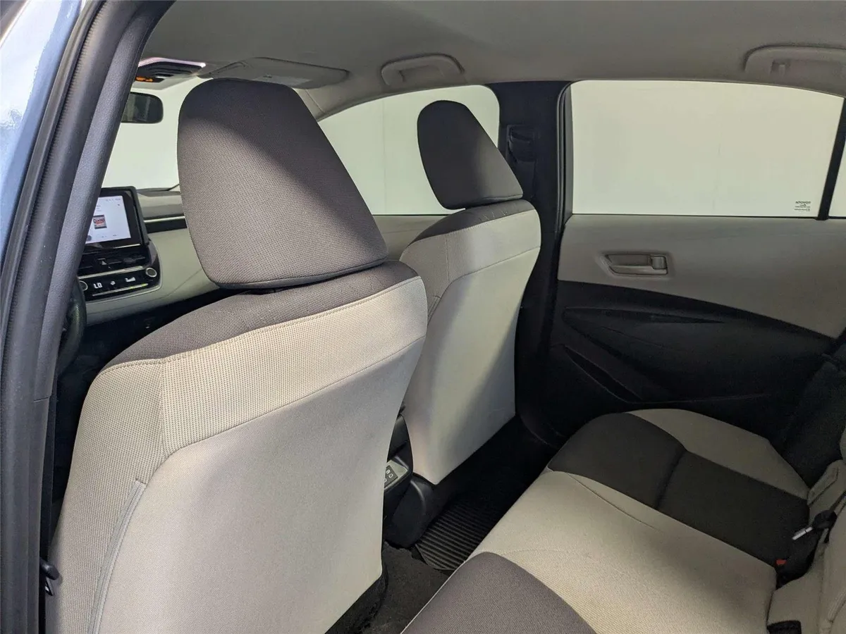 2024 Toyota Corolla LE thumbnail 35