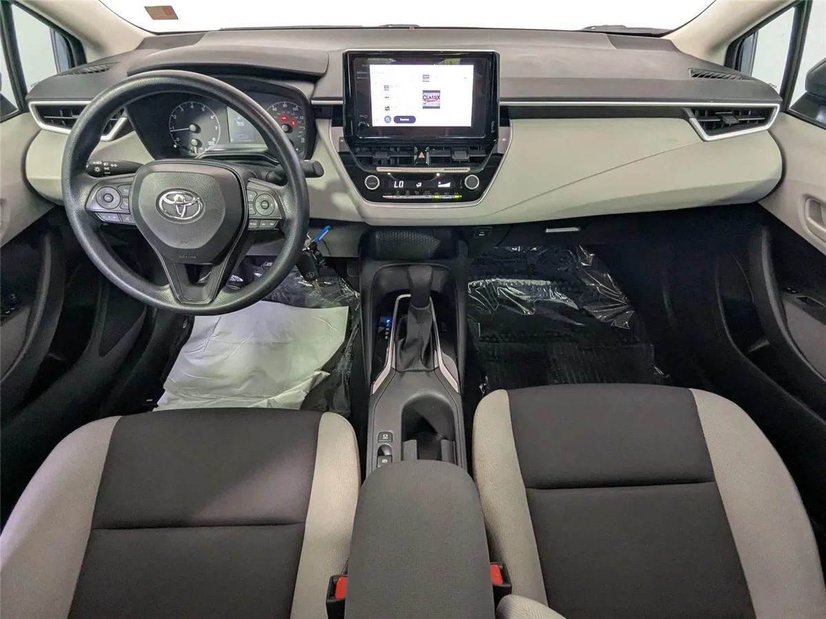 2024 Toyota Corolla LE thumbnail 36